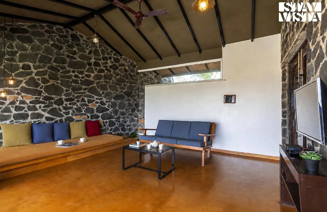 The Stone House In Beze By Veo, Stayvista - 2Bhk With Mountain View & Bonfire-1