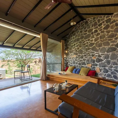 The Stone House In Beze By Veo, Stayvista - 2Bhk With Mountain View & Bonfire-3