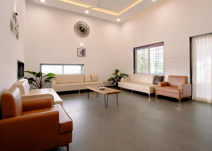 Stayvista'S Eva Villa - Lakeside Luxury With Modern Decor, Pool & Expansive Lawn - Near Sula Nashik